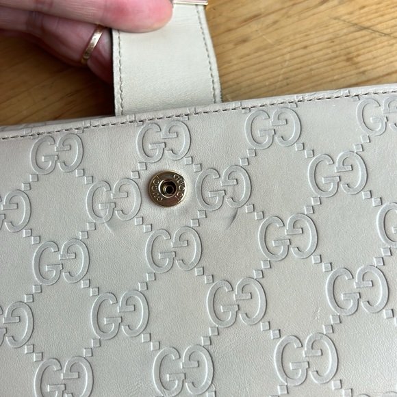 Gucci Double Sided Wallet. Great Condition - Picture 7 of 12